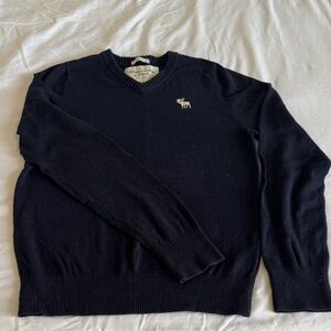 Abercrombie & Fitch Men's Navy V-Neck Sweater